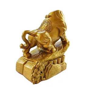 2024 precio al por mayor productos de escultura de cobre adornos de fengshui para el hogar estatua de decoración del hogar adornos de animales de buey de latón dorado