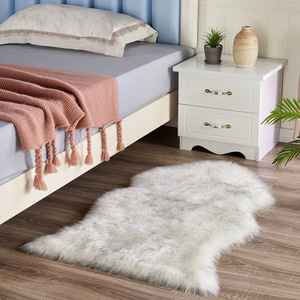 Alfombra de Felpa Irregular de Imitación de Lana, Forma Novedosa, Antideslizante, Fácil de Limpiar, para Dormitorio, Sala de Estar, Decoración del Hogar, Color Sólido Blanco - Product Image 2
