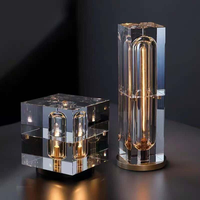 Lampe de table PM Nordic Light Luxury Crystal, design moderne et simple, pour salon, chambre, bureau, salle de séjour, modèle créatif et personnalisé.