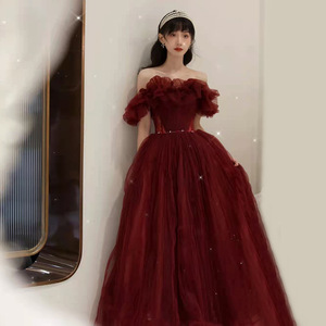 <span class=keywords><strong>Robe</strong></span> <span class=keywords><strong>de</strong></span> soirée rouge automne nouvelle collection pour mariée, design élégant, épaules dénudées, luxe léger, grandes tailles pour femmes rondes - Product Image 3