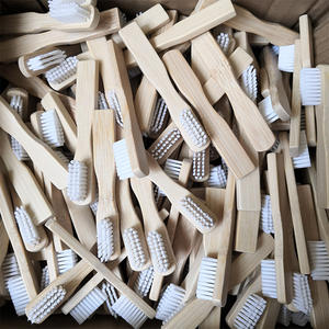 Biodégradable Eco Mini 8cm Bambou Brosse À Dents Vegan Logo Personnalisé Pour Voyage <span class=keywords><strong>Camping</strong></span> Promotion - Product Image 2