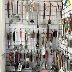 BQ-2302 Juego de 3 Utensilios para Parrilla de Alta Calidad Personalizados, con Mangos de Madera de Acacia Resistentes y Acero Inoxidable - Product Image 6