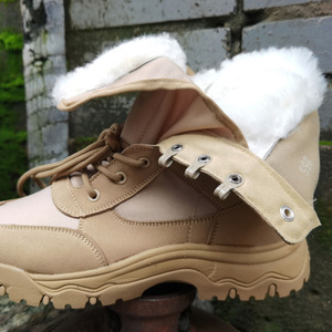 รองเท้าบูทขนสัตว์สีทรายแบบส้นเตี้ยผูกเชือกด้านหน้าสำหรับการรักษาสันติภาพ ใช้ในกิจกรรมกลางแจ้ง ปีนเขา และการต่อสู้ - Product Image 4