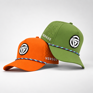 Casquette de golf légère à cinq panneaux, unie, imperméable, avec emblème en silicone personnalisé, faible MOQ, OEM, perforations laser, respirante, pour activités de plein air - Product Image 1