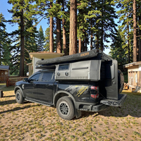 Caravane tout-terrain moderne et légère en aluminium de luxe avec tente de toit escamotable pour pick-up, grand espace de couchage RV