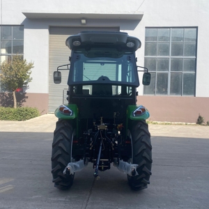 Tractor de Ruedas Yto TT504 Verde 4WD, Motor Diésel de 100HP, Uso Agrícola, Alto Nivel de Seguridad, Bomba, Caja de Cambios, Arranque Eléctrico - Product Image 4