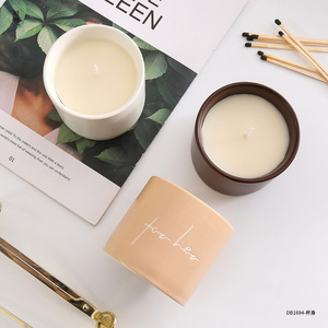 Pour elle, tasse à bougie en céramique cylindrique parfumée, cadeau personnalisable pour la fête des mères - Product Image 2