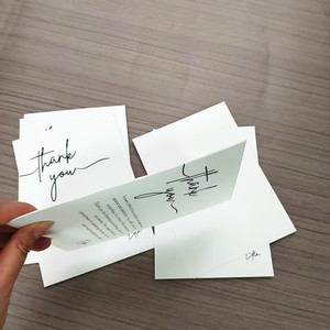 Tarjetas de Agradecimiento Personalizadas con Relieve y Lámina Dorada - Tarjetas de Inserción de Lujo con Estilo Escrito a Mano para Marcas de Ropa y Moda - Product Image 3