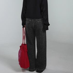 กางเกงยีนส์ผู้ชายทรงหลวมสีดำสไตล์ฮิปฮอปเอวกลาง ระบายอากาศได้ดี  รับผลิตตามสั่งพร้อมปักโลโก้  ขายส่งแฟชั่น - Product Image 2