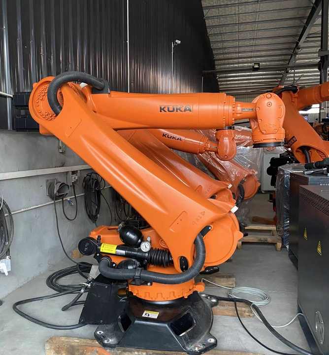 KUKA KR210 R2700 Welding Robot - Precision and Efficiency