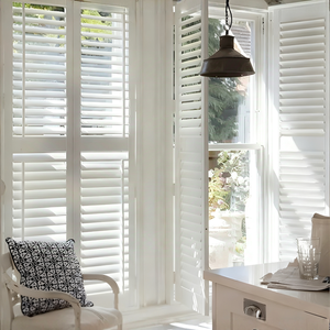 Volets en PVC en gros directement de Chine, volets en bois sur mesure pour fenêtres intérieures avec lames réglables - Product Image 1