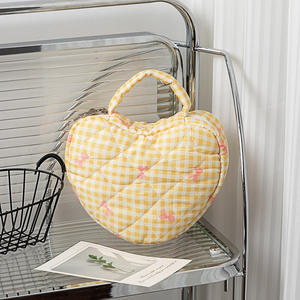 Nouvelle conception, grande capacité, pochette de rangement florale portable, trousse de maquillage matelassée en coton en forme de cœur avec fermeture éclair pour femme - Product Image 6