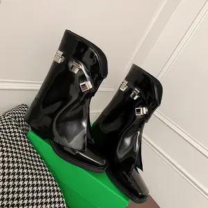 Sepatu bot celana hiu kunci populer sepatu bot selutut setinggi lutut kulit paten hitam lebar betis selop