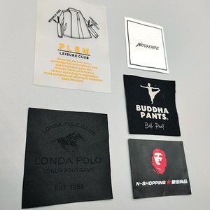 Tùy Chỉnh Màu Đen Dệt Nhãn Cho Quần Áo Satin Chất Liệu In Hình Chữ Nhật Dệt Nhãn Với Trung Tâm Gấp Nước Có Thể Giặt - Product Image 1