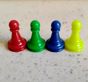 Mini componentes de <span class=keywords><strong>Ludo</strong></span> de 26*16mm, fichas de juego de mesa multicolor, piezas de ajedrez de plástico, fichas de papel PS de anime, peones para juegos de mesa - Product Image 3