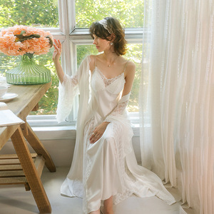 Einfarbiges Weißes Braut-Spitzen-Satin 2-Teiliges Roben-Set, V-Ausschnitt Slip Maxikleid mit Trompetenärmeln Kimono-Robe S-L - Product Image 4