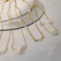 Collier imitation perles plaqué or en acier inoxydable anti-ternissement avec breloques papillon tendance pour femme