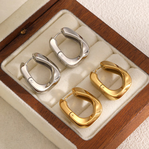 ต่างหูทรงเรขาคณิต สแตนเลส รูปตัวยู เรียบง่าย แฟชั่นจิวเวลรี่ สีทอง สีเงิน - Product Image 1