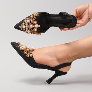 Sandales de mariage de luxe pour femmes, style européen et américain, à talons hauts, à bout pointu, scintillantes, pour l'été et l'extérieur - Product Image 2