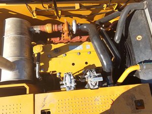 Excavatrice Caterpillar 315D2 d'occasion, modèle 2016, godet de 1,2 m, poids opérationnel de 15 tonnes, puissance de 110 kW, bon état - Product Image 3