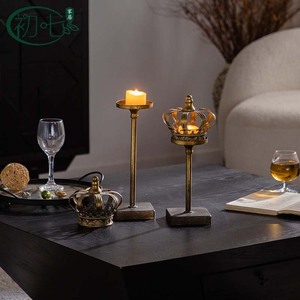 Portavelas europeo con forma de corona, juego de 2 piezas de hierro para decoración del hogar, estilo retro para iluminación de mesa - Product Image 2