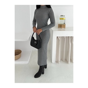 Vestido suéter gris de cuello alto con cinturón, corte regular, manga larga, largo maxi para mujer, 135 cm - Product Image 3
