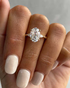 Bijoux fins 18K or pur ovale trilogie diamant cultivé en laboratoire fiançailles mariage 1.5ct Solitaire diamant pour femmes bagues de mariée - Product Image 6