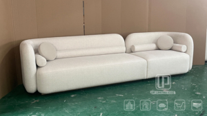 Sofá Seccional Italiano de Lujo Ligero, Construcción en Madera, Tapizado en Terciopelo, de Gran Venta - Product Image 5