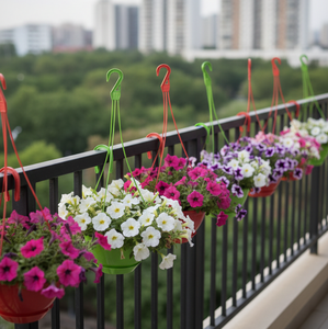 Pot de fleurs suspendu auto-arrosant en plastique coloré avec crochet, durable, pour balcon, petite taille, vente en gros - Product Image 6