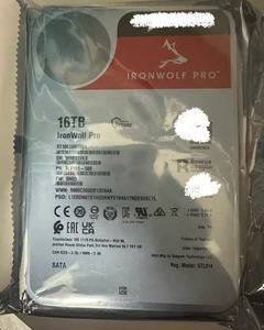 Disco Duro SATA IronWolf Pro de 16 TB, Unidad de Almacenamiento Interna HDD para Sistema de Cámaras de Seguridad - Product Image 1