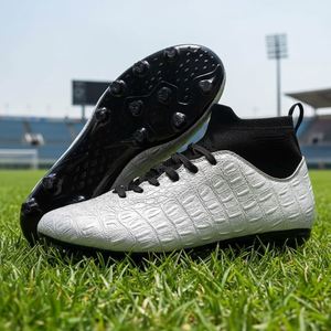 Zapatos de Fútbol Personalizados Ligeros y Cómodos para Hombre, Transpirables, Antideslizantes, con Tacos, para Skateboarding, Hechos a Pedido, Venta al Por Mayor - Product Image 6