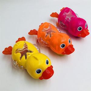 Jouet de bain électrique en forme de canard avec lumière et musique pour enfants, jeu de piscine, 0 à 24 mois, jouet en plastique unisexe - Product Image 1
