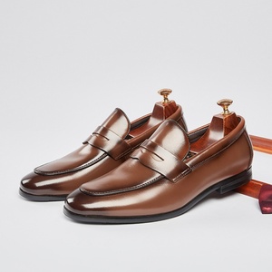 Nuevos Zapatos de Negocios de Cuero Genuino para Hombre, Estilo Slip-On con Punta en Pico, Aumentan la Altura, con Logotipo de Lujo, Zapatos Formales de Oficina - Product Image 6