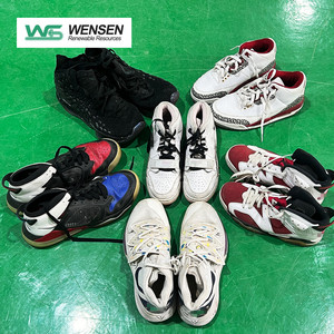 รองเท้าผ้าใบมือสองสำหรับผู้ชายรองเท้าบาสเก็ตบอลมือสองสภาพดี - Product Image 3