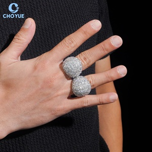Anillo con Piedra Central Ovalada de Moissanita VVS Certificada por GRA, Plata de Ley 925, Completamente Adornado con Diamantes Baguette, Joyería Fina Estilo Hip Hop - Product Image 5