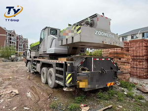 2023 ZOOMLION ZTC550H562 1 Used 55 Ton Hydraulic Mobile <b>Crane</b> 27 Ton Counterweight Truck <b>Crane</b> - Product Image 4
