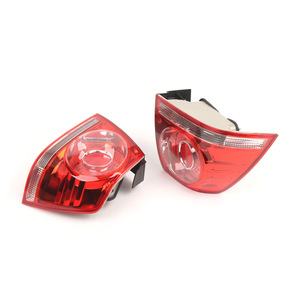 Feux arrière Volkswagen Bora Classic 2005-2007 gauche et droit, halogènes - Product Image 2