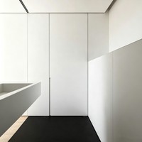 Meuble de cuisine intégré et armoire, conception personnalisée pour toute la maison, finition en placage mélaminé, rangement multifonctionnel