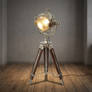 Lampadaire design chromé sur trépied en bois, idéal pour Noël – Lampe sur pied chromée avec pieds en bois - Product Image 2