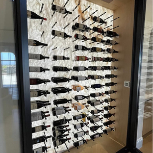 Cave <span class=keywords><strong>à</strong></span> <span class=keywords><strong>vin</strong></span> sur mesure du sol au plafond avec cadre en métal noir, fond en pierre éclairé et <span class=keywords><strong>armoire</strong></span> <span class=keywords><strong>à</strong></span> <span class=keywords><strong>vin</strong></span> intégrée en acier inoxydable - Product Image 2