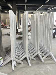 Supports de saut équestre portables en aluminium - Équipement d'entraînement pour chevaux de qualité compétition par Longine Supplier - Product Image 3