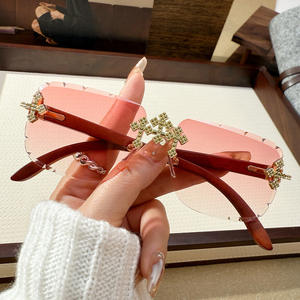 <span class=keywords><strong>Gafas</strong></span> <span class=keywords><strong>de</strong></span> Sol <span class=keywords><strong>de</strong></span> diseño <span class=keywords><strong>de</strong></span> lujo a la moda con montura <span class=keywords><strong>de</strong></span> gran tamaño, <span class=keywords><strong>gafas</strong></span> <span class=keywords><strong>de</strong></span> sol <span class=keywords><strong>de</strong></span> Metal sin montura <span class=keywords><strong>de</strong></span> diamante, <span class=keywords><strong>gafas</strong></span> <span class=keywords><strong>de</strong></span> sol anti-UV - Product Image 4