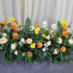 L-072 Composizione Floreale Artificiale Verde e Bianca per Matrimoni, Tema Foresta, Fiori per Corridoio, Decorazione Artistica per Eventi Nuziali - Product Image 1