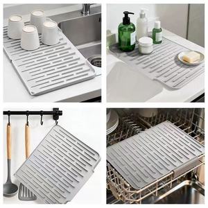 Tapis de drainage en silicone à séchage rapide SanSong - Rainures ondulées pour un drainage efficace et le séchage de la vaisselle - Product Image 1