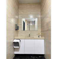 Dalle de marbre beige argenté poli au design moderne avec veines bleu clair en travertin, pour revêtement mural extérieur, sol de salle de bain et meuble-lavabo