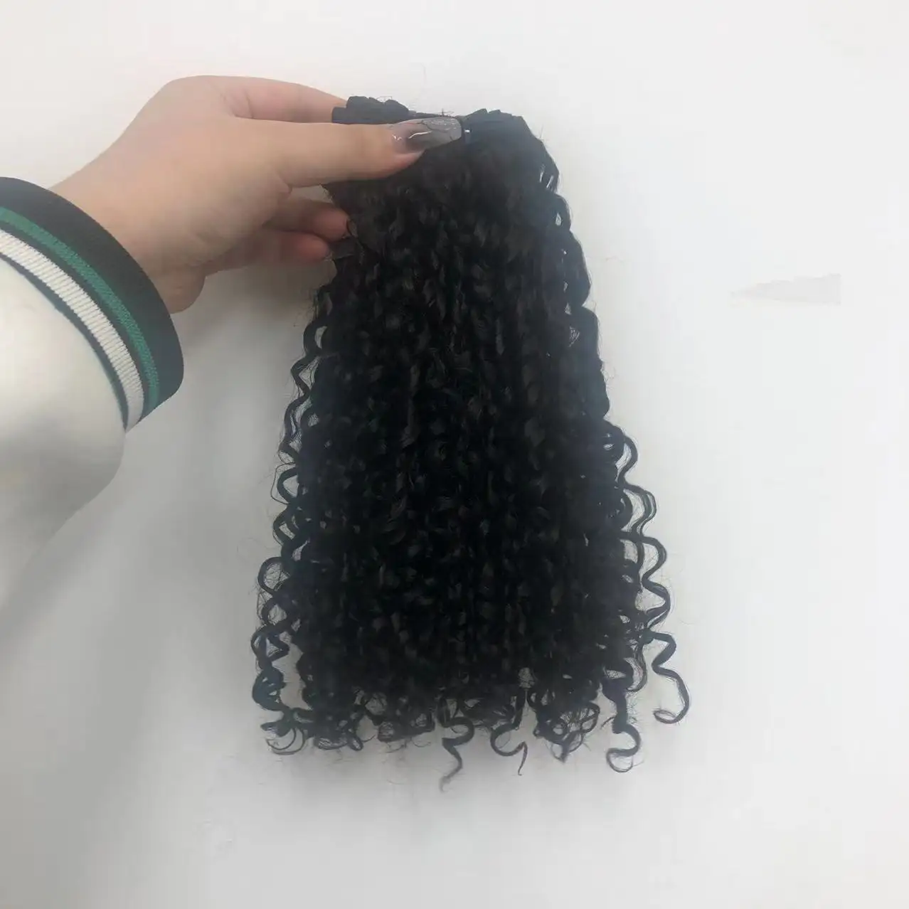Ghrehair 하이 퀄리티 브라질 사람의 머리카락 번들 12A 흑인 여성을위한 자연 색상 곱슬 번들