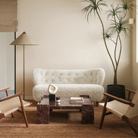 Table basse carrée en marbre avec plateau en dalle, structure robuste en bloc, pierre de qualité supérieure pour l'aménagement intérieur haut de gamme – Dream Home