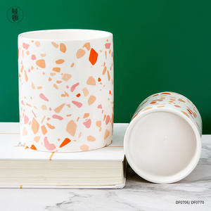 Bougies en céramique terrazzo cylindriques mates givrées parfumées pour la décoration de la maison, fabrication sur mesure, impression numérique - Product Image 4