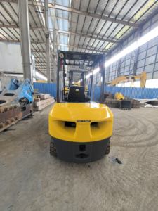 Haute qualité utilisé pour Komatsu FD30 chariot élévateur diesel chariot élévateur d'occasion avec moteur diesel prix bon marché en stock à vendre - Product Image 5