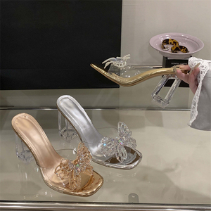 รองเท้าส้นสูงแฟชั่นฤดูร้อนสำหรับผู้หญิง แบบใส ประดับคริสตัล กันน้ำ พื้นหนา กันลื่น เหมาะสำหรับงานปาร์ตี้ - Product Image 5
